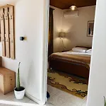 Апартаменты Mia - Entire With Balcony & Garden Дивьяка