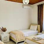 Апартаменты Mia - Entire With Balcony & Garden *
