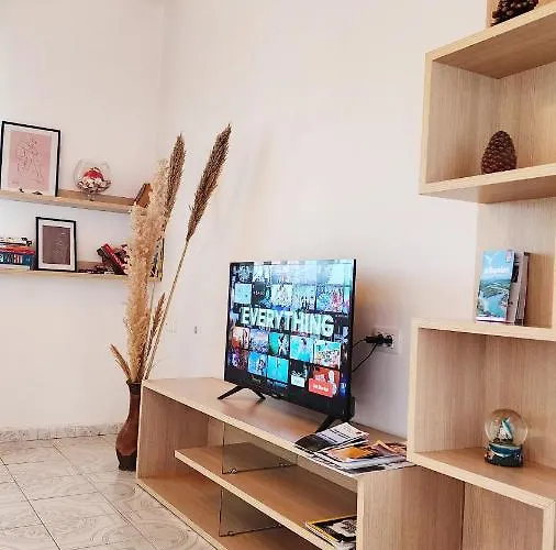 Mia - Entire With Balcony & Garden Appartement