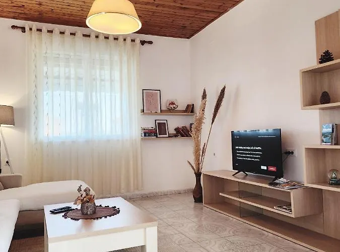 Mia - Entire With Balcony & Garden Appartement